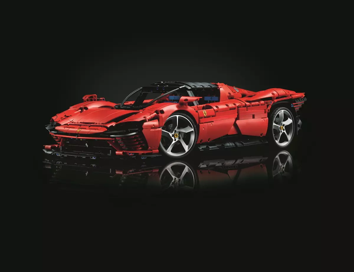 Ferrari Daytona LEGO Technic 9