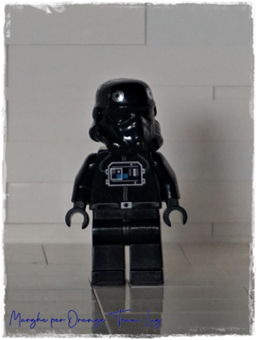 SW0035 – IMPERIAL TIE FIGHTER PILOT: STORIA DI UNA MINIFIG LEGO® STAR WARS™