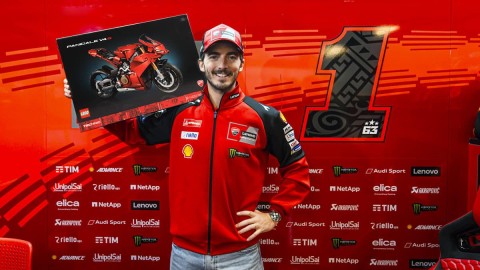 IL GRUPPO LEGO PRESENTA IL NUOVO SET
LEGO® TECHNIC DUCATI PANIGALE V4 S, UN’ECCELLENZA PER GLI APPASSIONATI DELLE DUE RUOTE