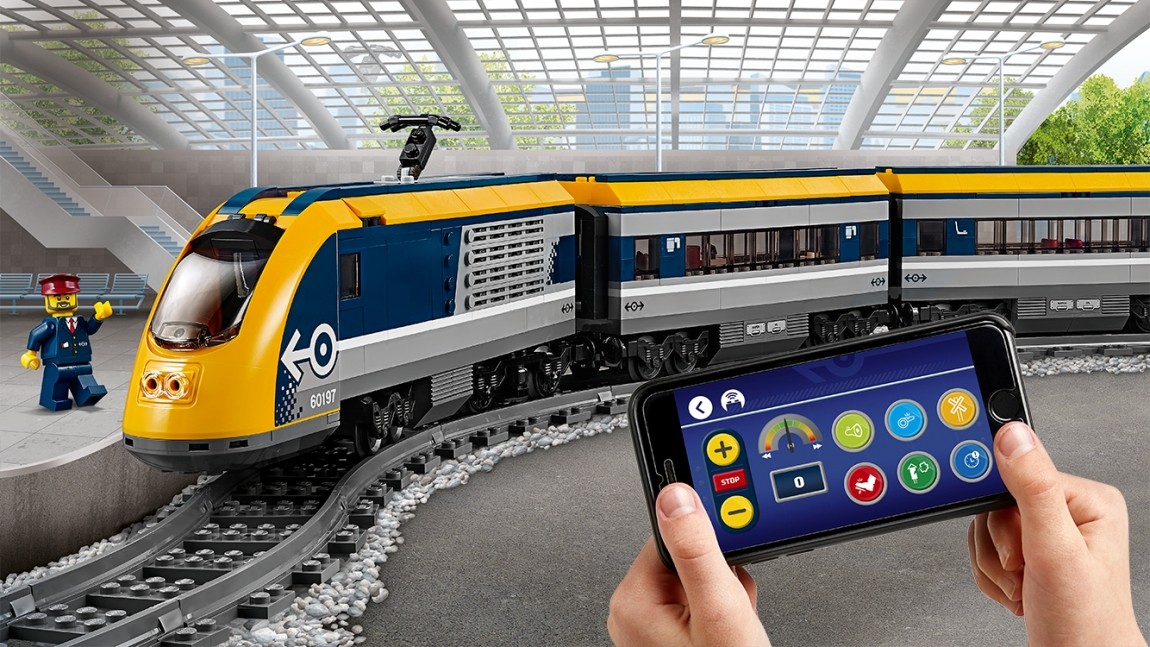 LEGO® POWERED UP, il nuovo sistema di controllo per treni e auto. Domande e risposte.