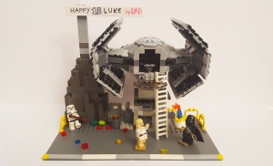 La mia prima MOC: Dart Vader, cuore di padre, regala un tie al figlio Luke per il suo 18° compleanno