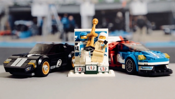 La versione LEGO ® delle FORD vincitrici della mitica “ 24 ore di Le Mans ”