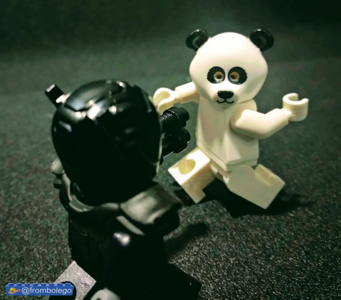 Un anno di Panda, una minifig LEGO® e le sue storie su Instagram